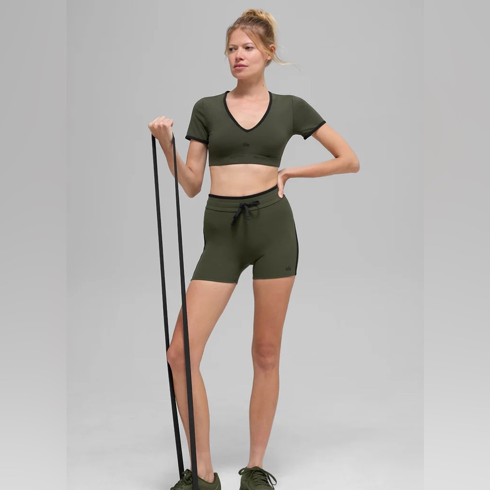 ALO Yoga airbrush high waist race pace shorts size small